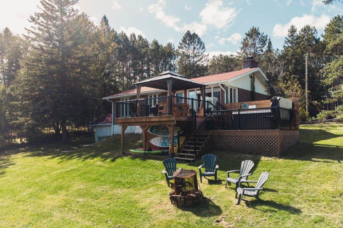 Magnifique chalet au bord du lac avec Spa