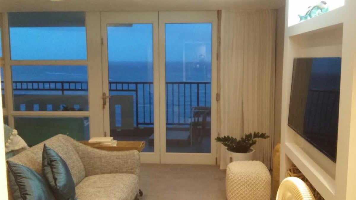 Enchanted 17 Jewel Beachfront Luquillo -Pool view 3