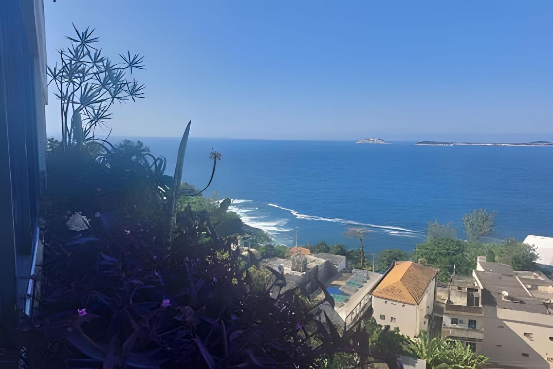 Vidigal, frente para o mar com garagem no edifício