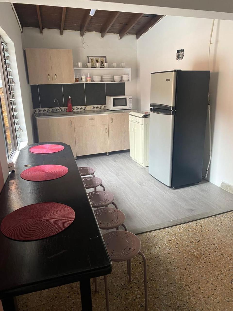 Conoce Medellín y hospédate en una casa completa