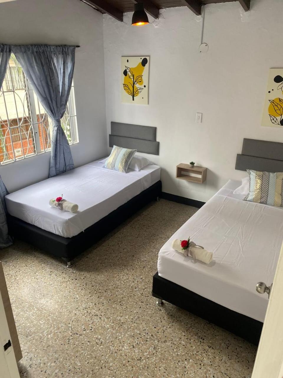 Conoce Medellín y hospédate en una casa completa