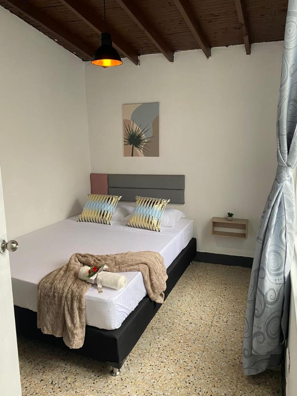 Conoce Medellín y hospédate en una casa completa