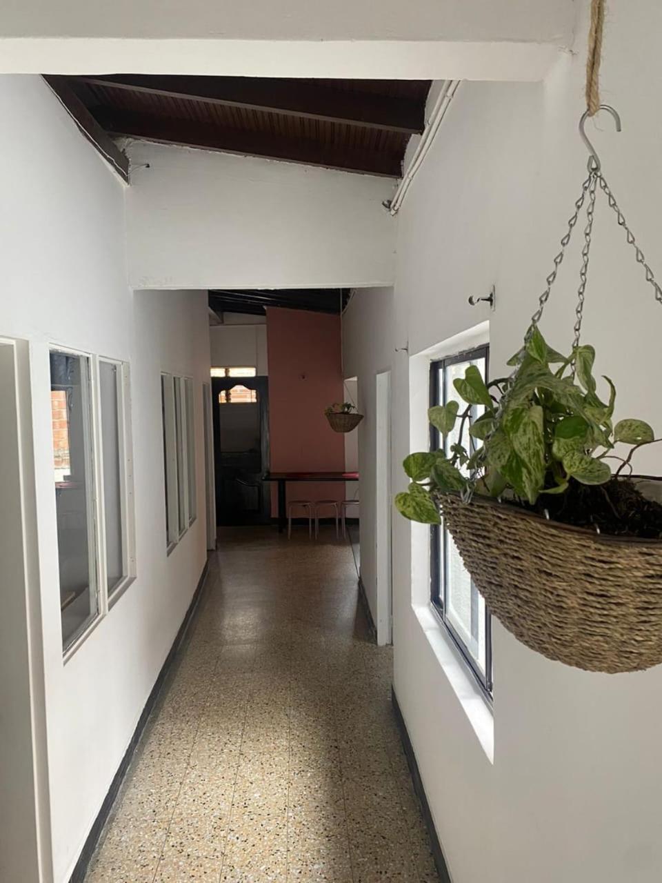 Conoce Medellín y hospédate en una casa completa