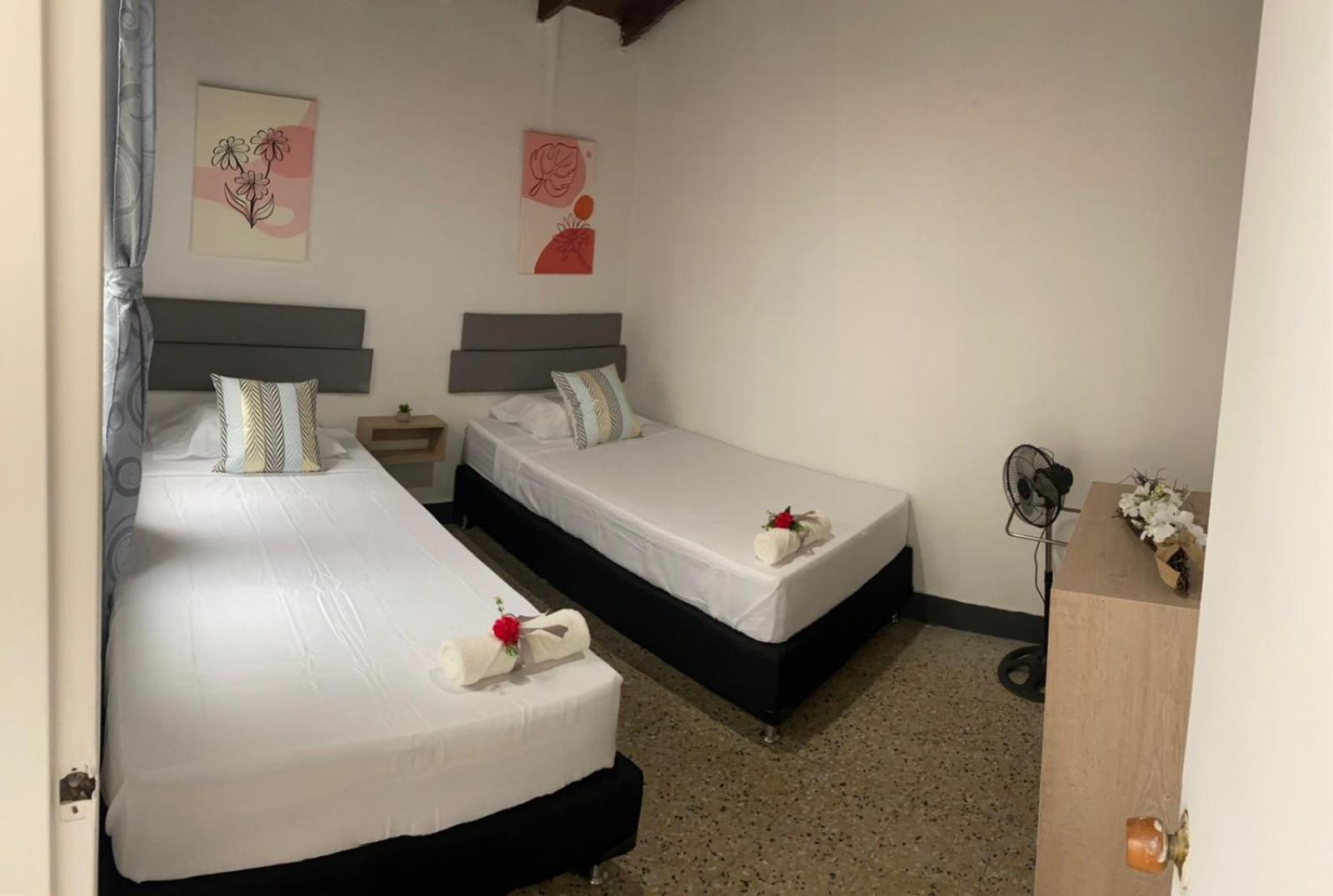 Conoce Medellín y hospédate en una casa completa