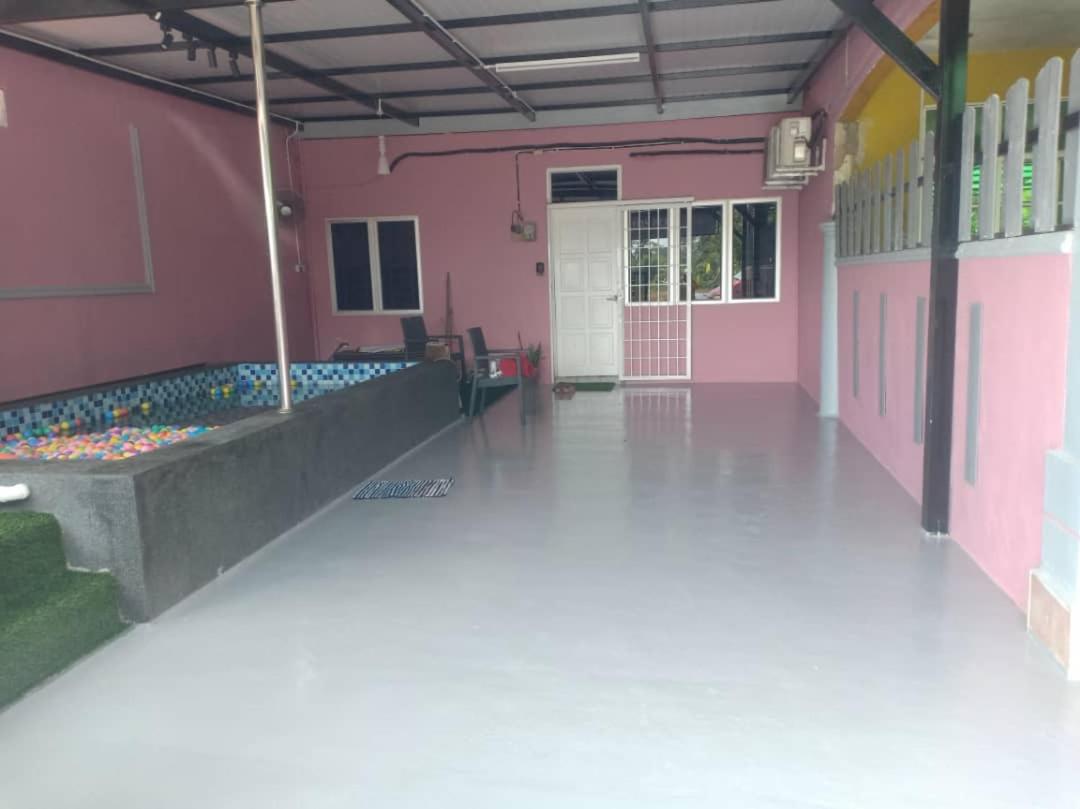 Ria Homestay & kolam photo 2