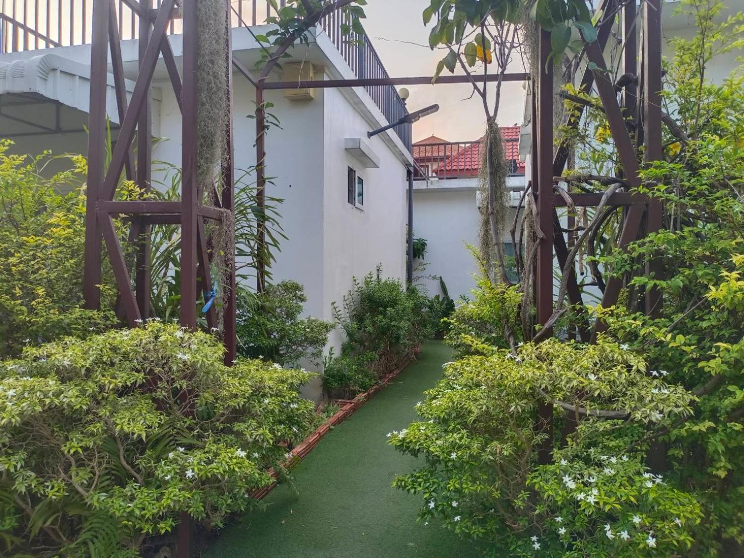 Phannarai House