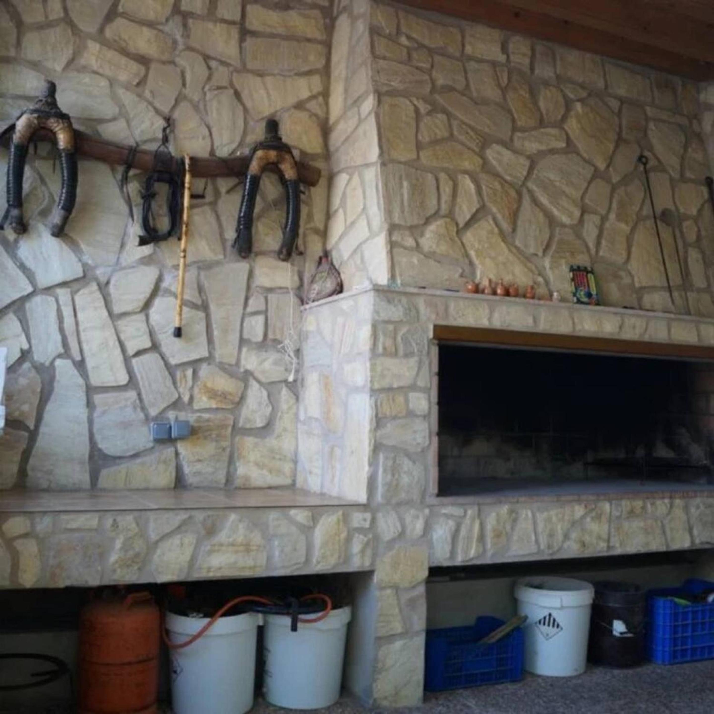 Comfortable Chalet in La Almarcha with Private Pool