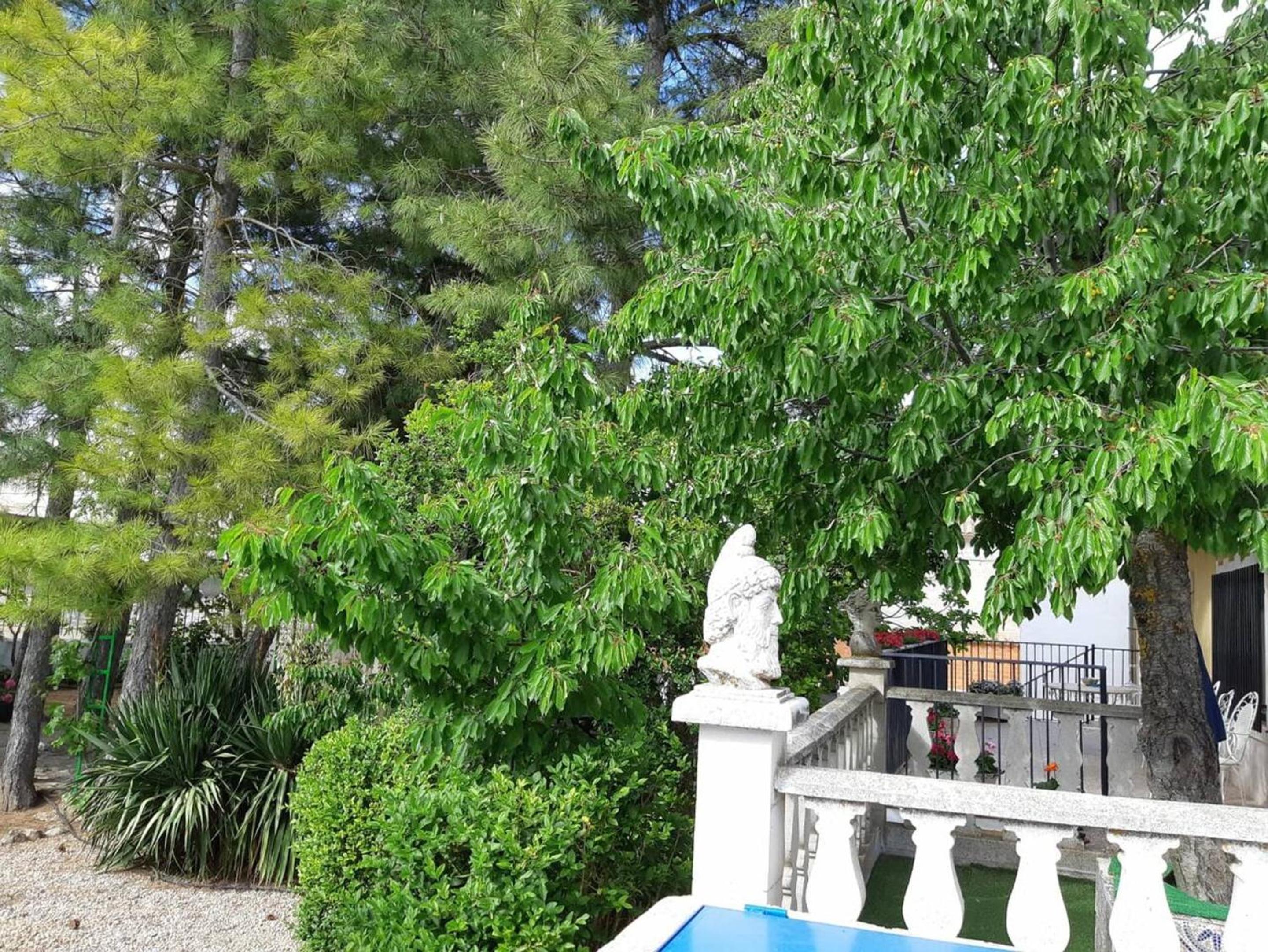 Comfortable Chalet in La Almarcha with Private Pool