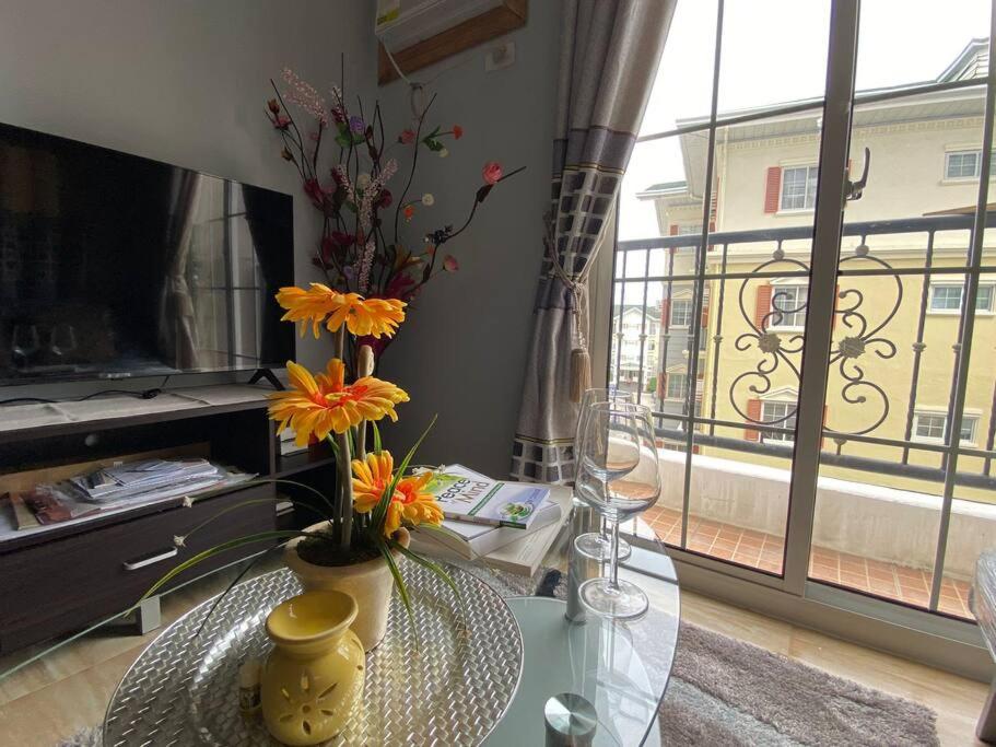 Cloud9Condos Cebu 1 BR with Balcony view 4