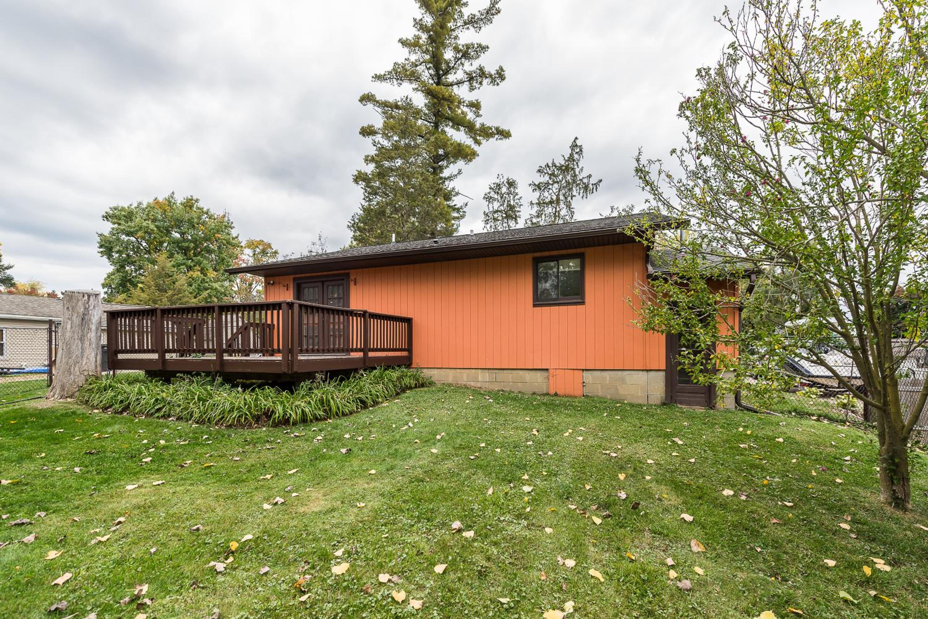 Lake Chemung Cottage Near Crystal Gardens view 4