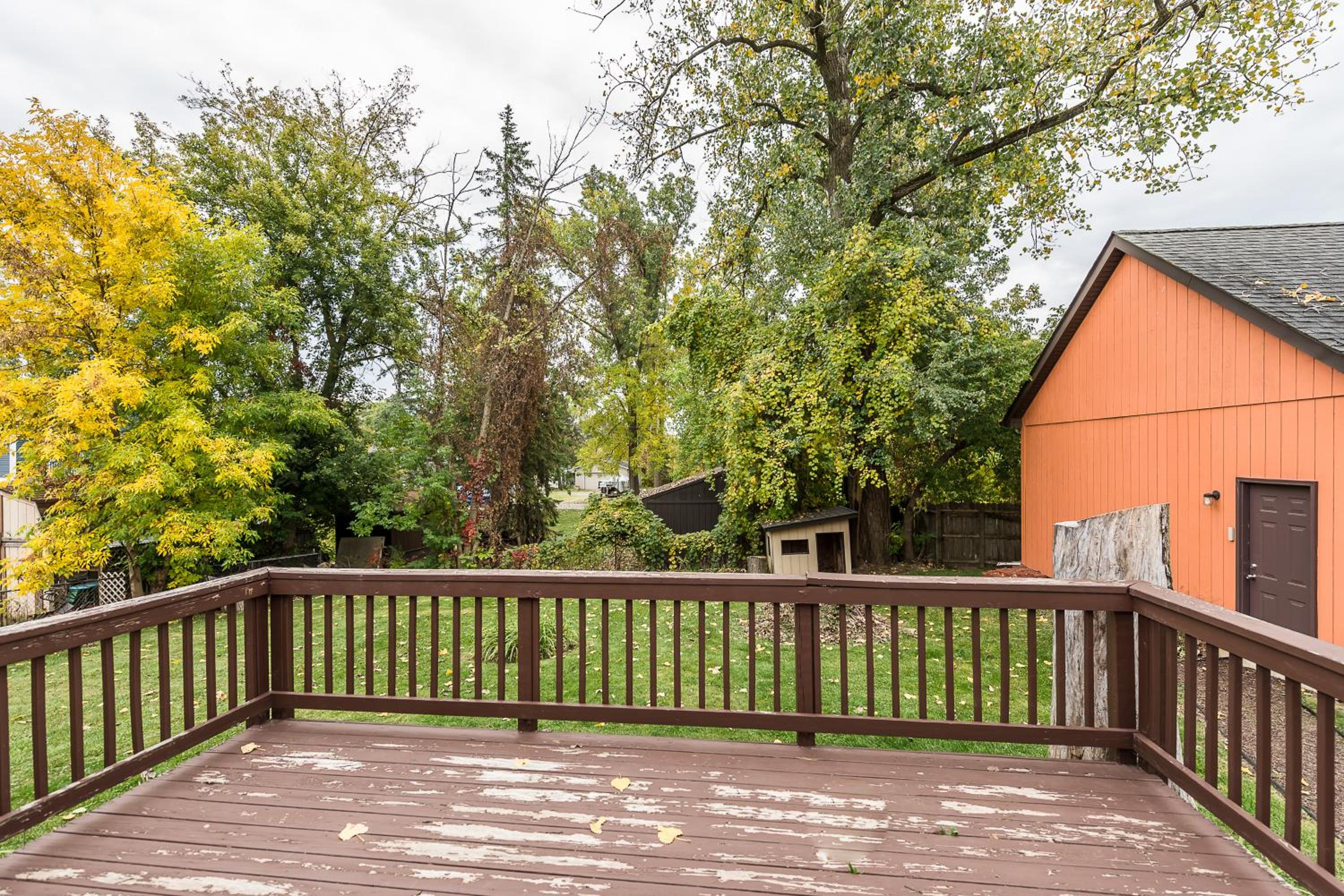 Lake Chemung Cottage Near Crystal Gardens view 5