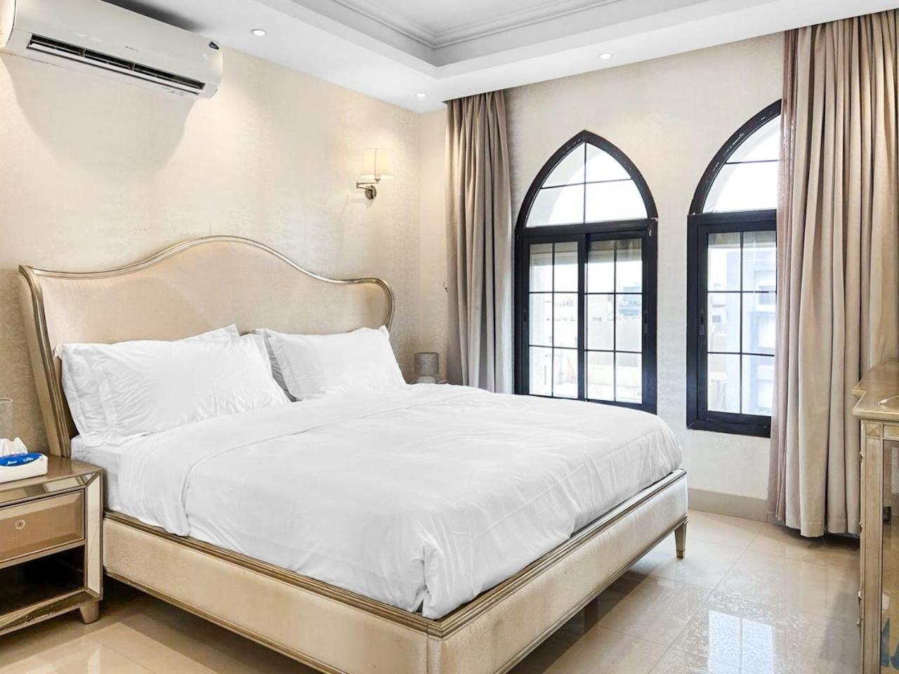 GR- 3 Bedroom Bright Apartment.