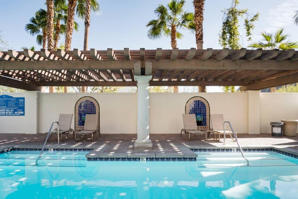 Luxury Two Bedroom Villa with Mountain View 064622 view 5