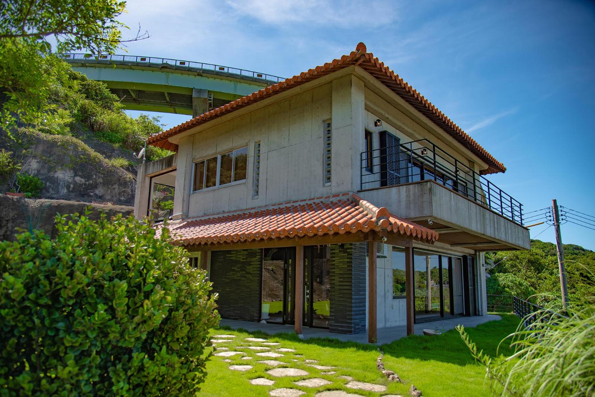 Villa CHINENBLUE 日常を忘れコバルトブルーの海と過ごす究極の休日