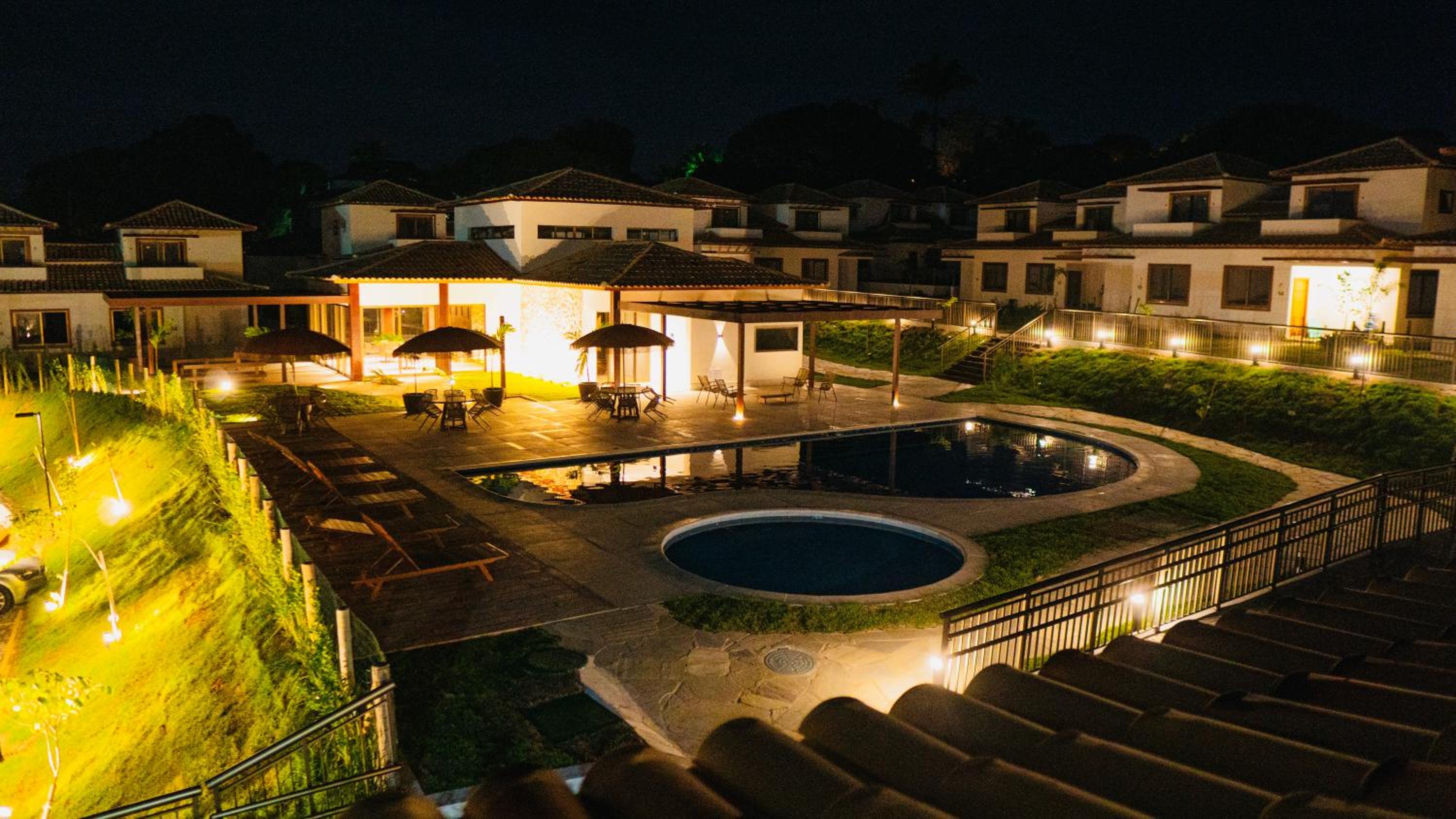 CASA CORIANA, 4 quartos em Manguinhos entre Geribá e Porto da Barra