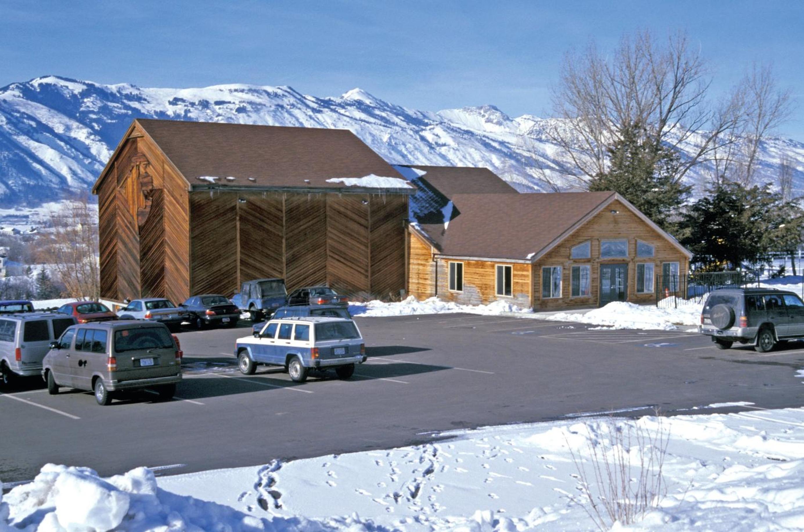 Exterior of the WorldMark Wolf Creek Lodge in Eden down the mountain from Powder Mountain