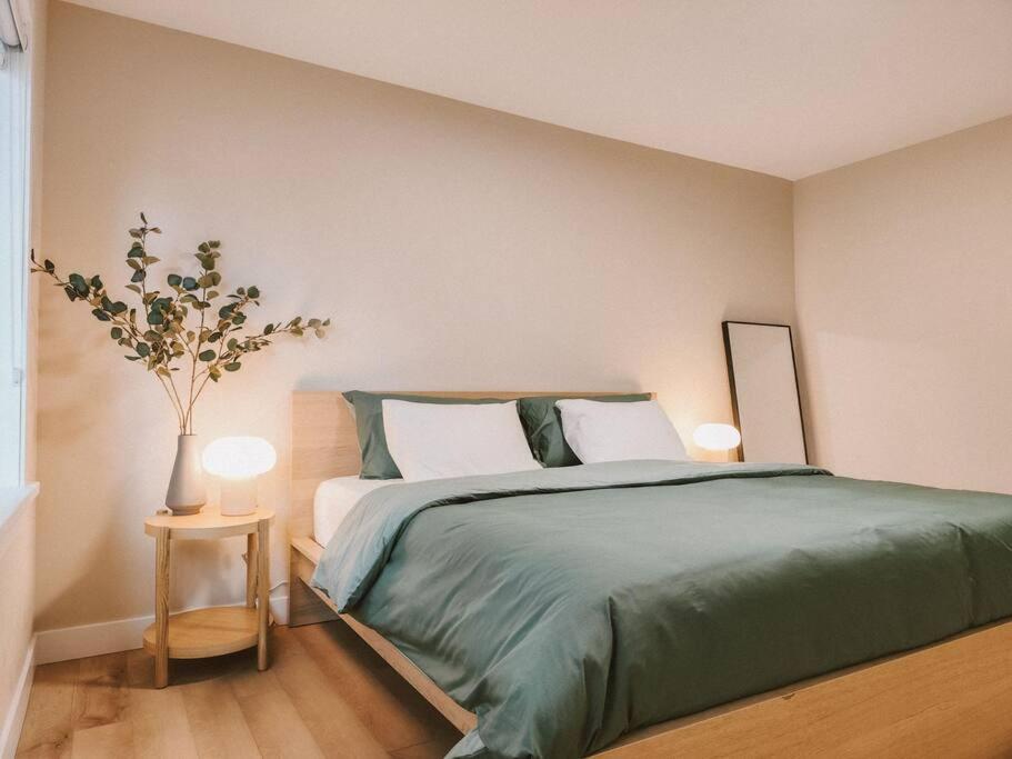 Tranquil Japandi Retreat: Cozy Oasis