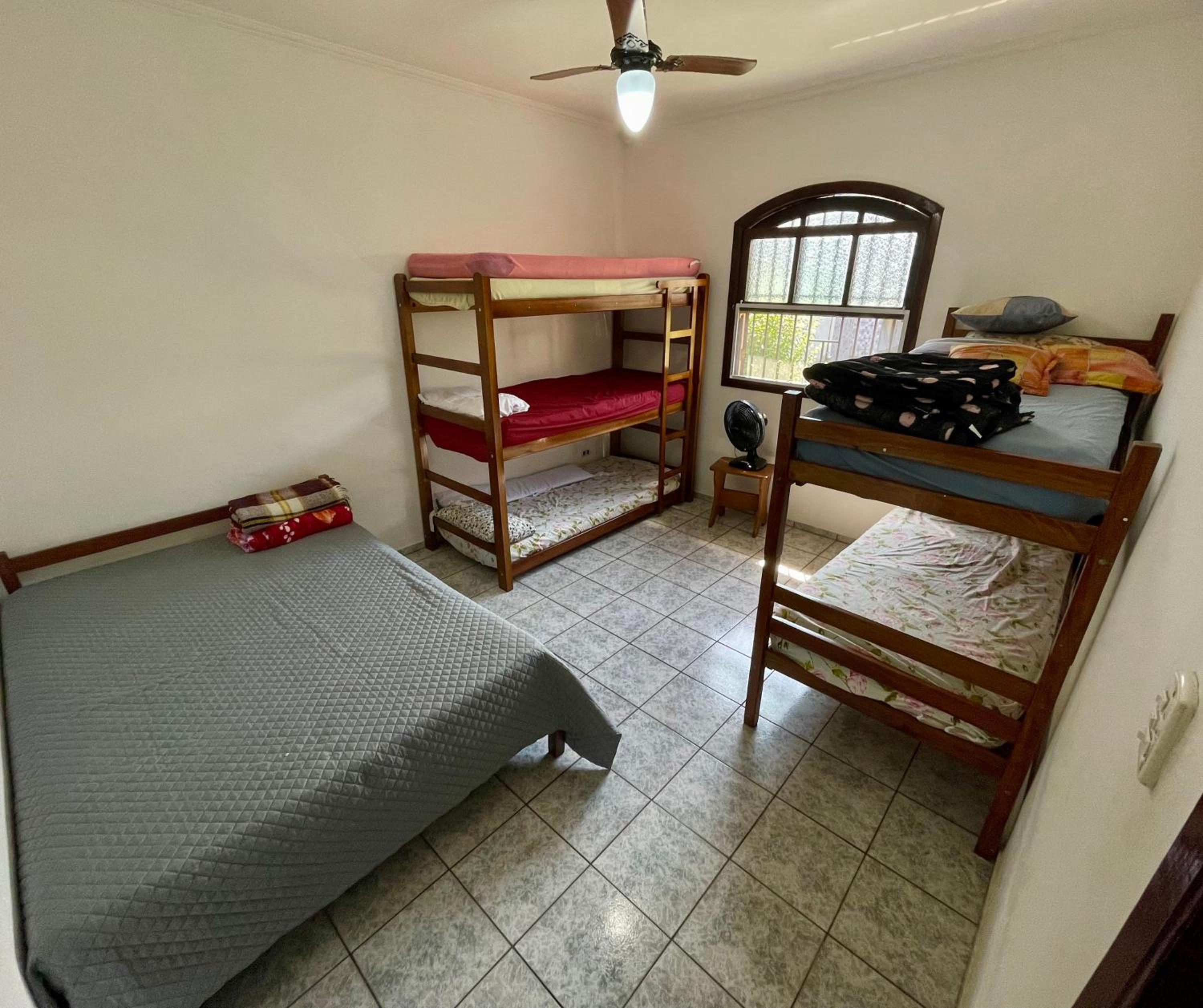 Casa com 2 quartos na praia da Vista Linda, Bertioga-SP