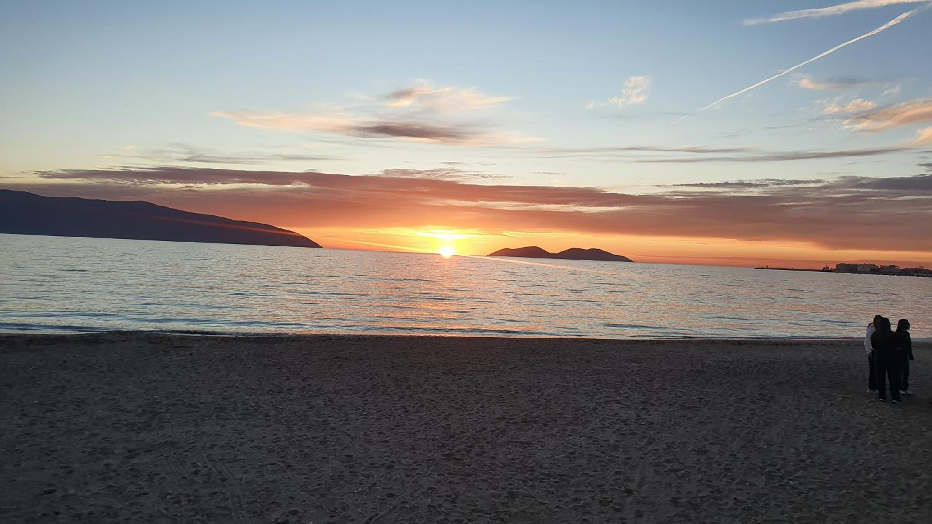 Apartment me qera Lungomare Vlore Medem1