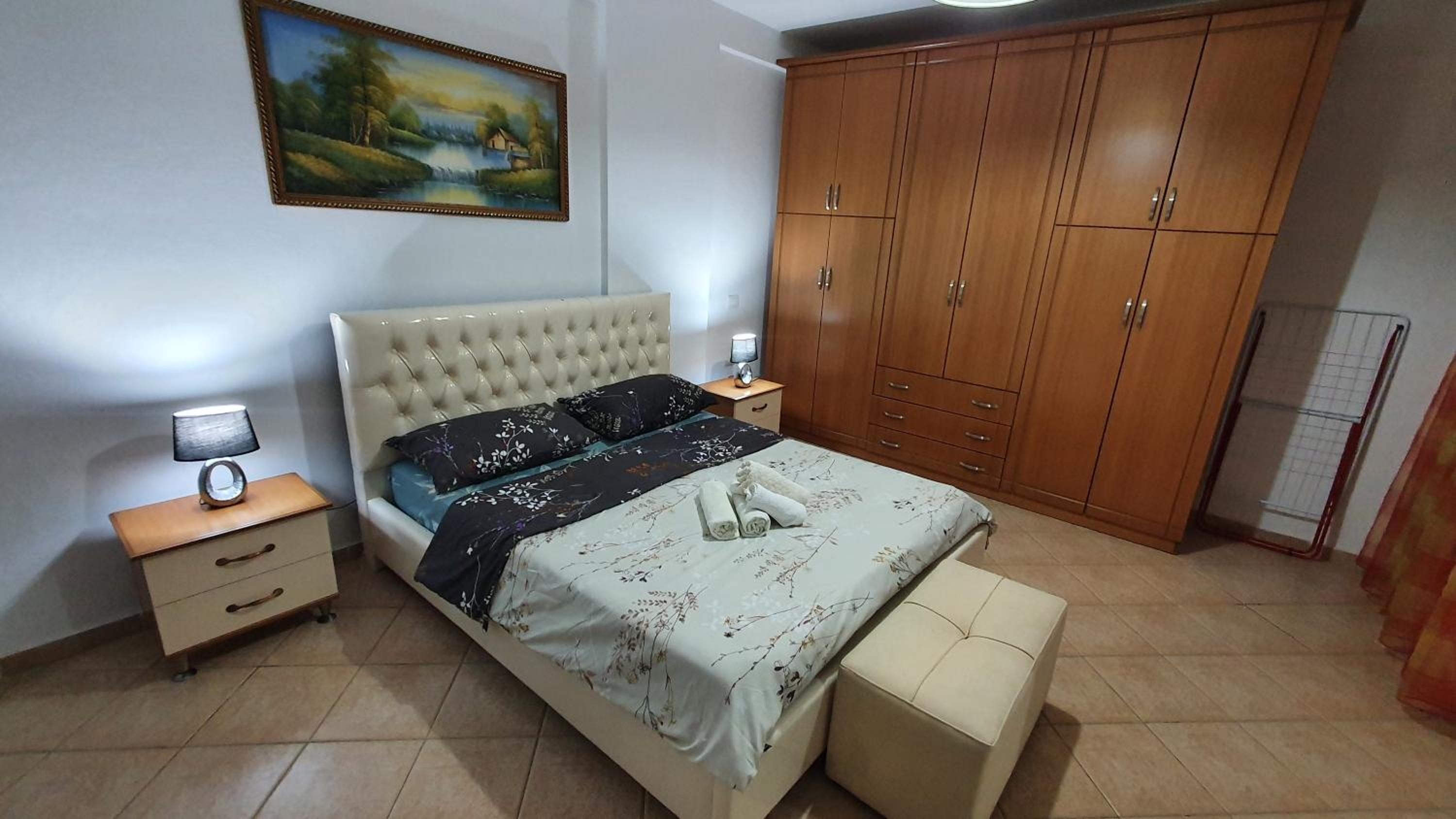 Apartment me qera Lungomare Vlore Medem1