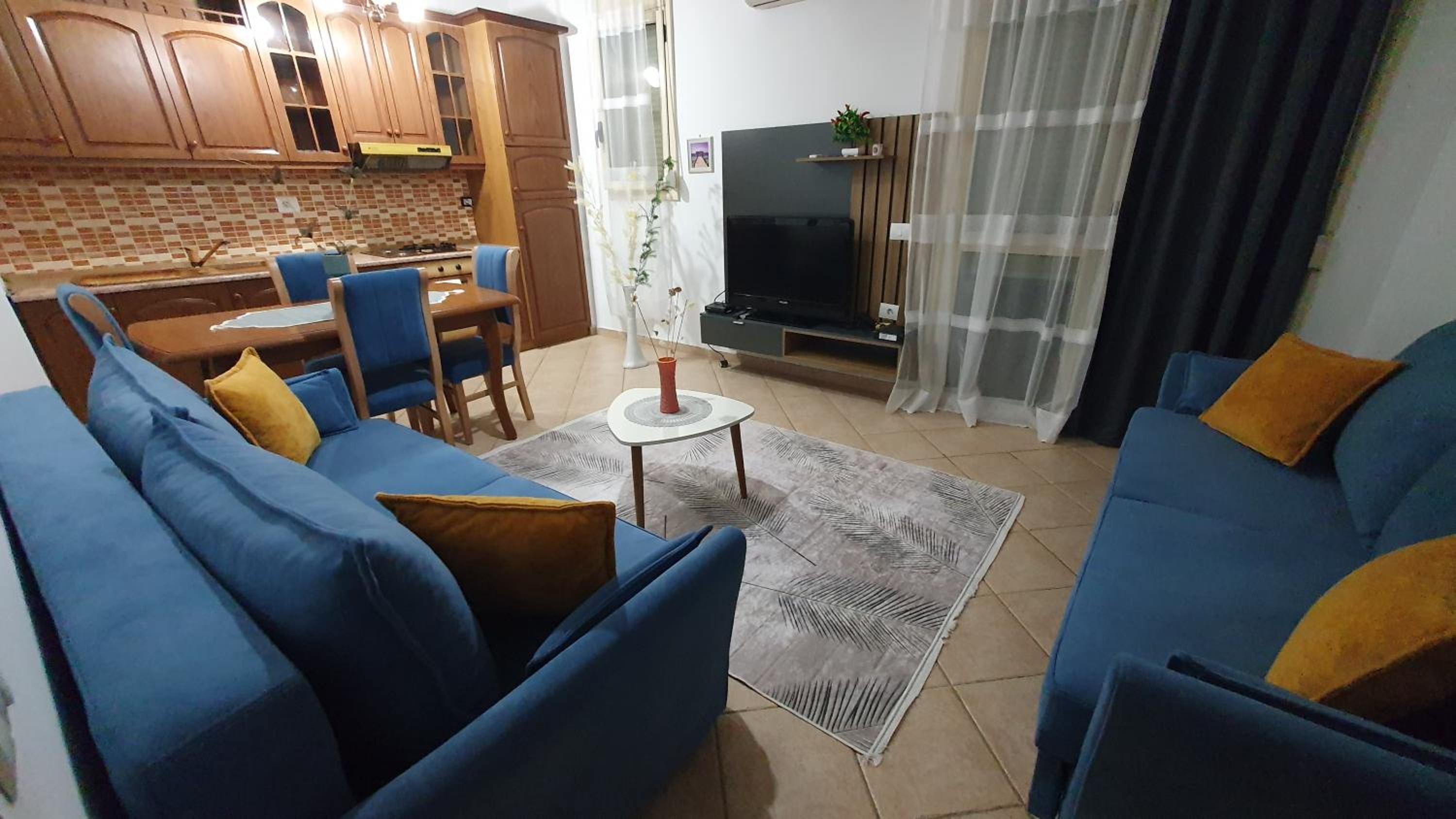 Apartment me qera Lungomare Vlore Medem1