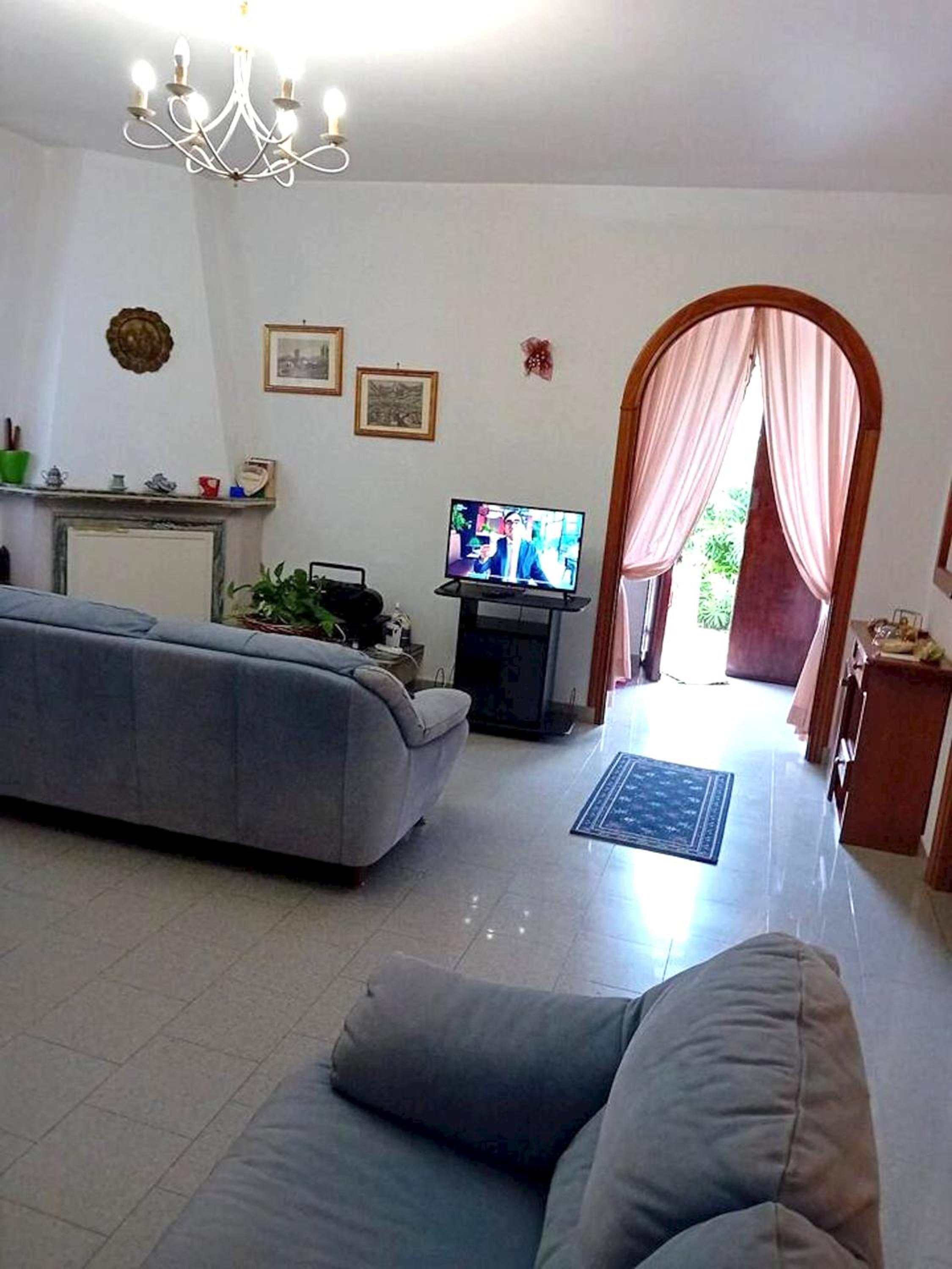 Charming villa in Fondi with fireplace view 3