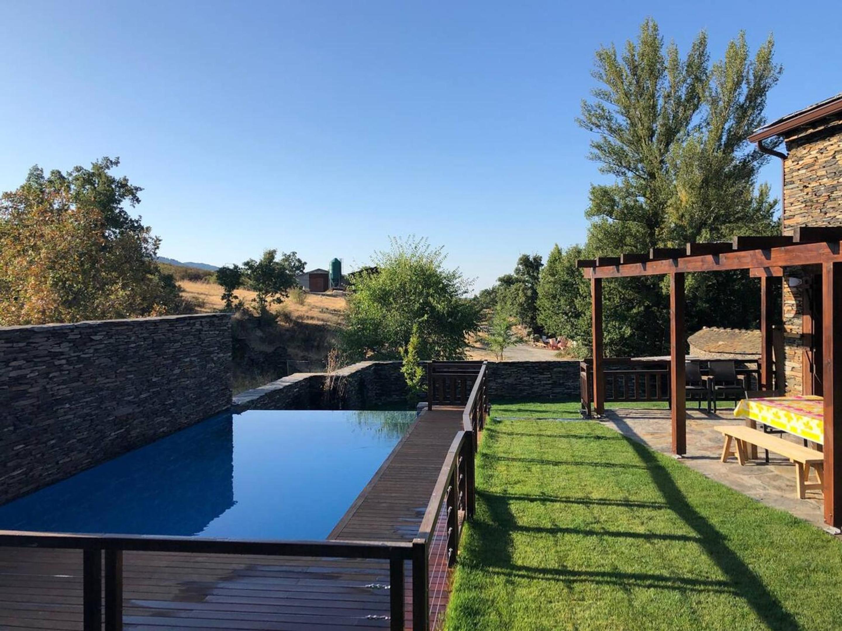 Spacious apartment in Majaelrayo with shared pool