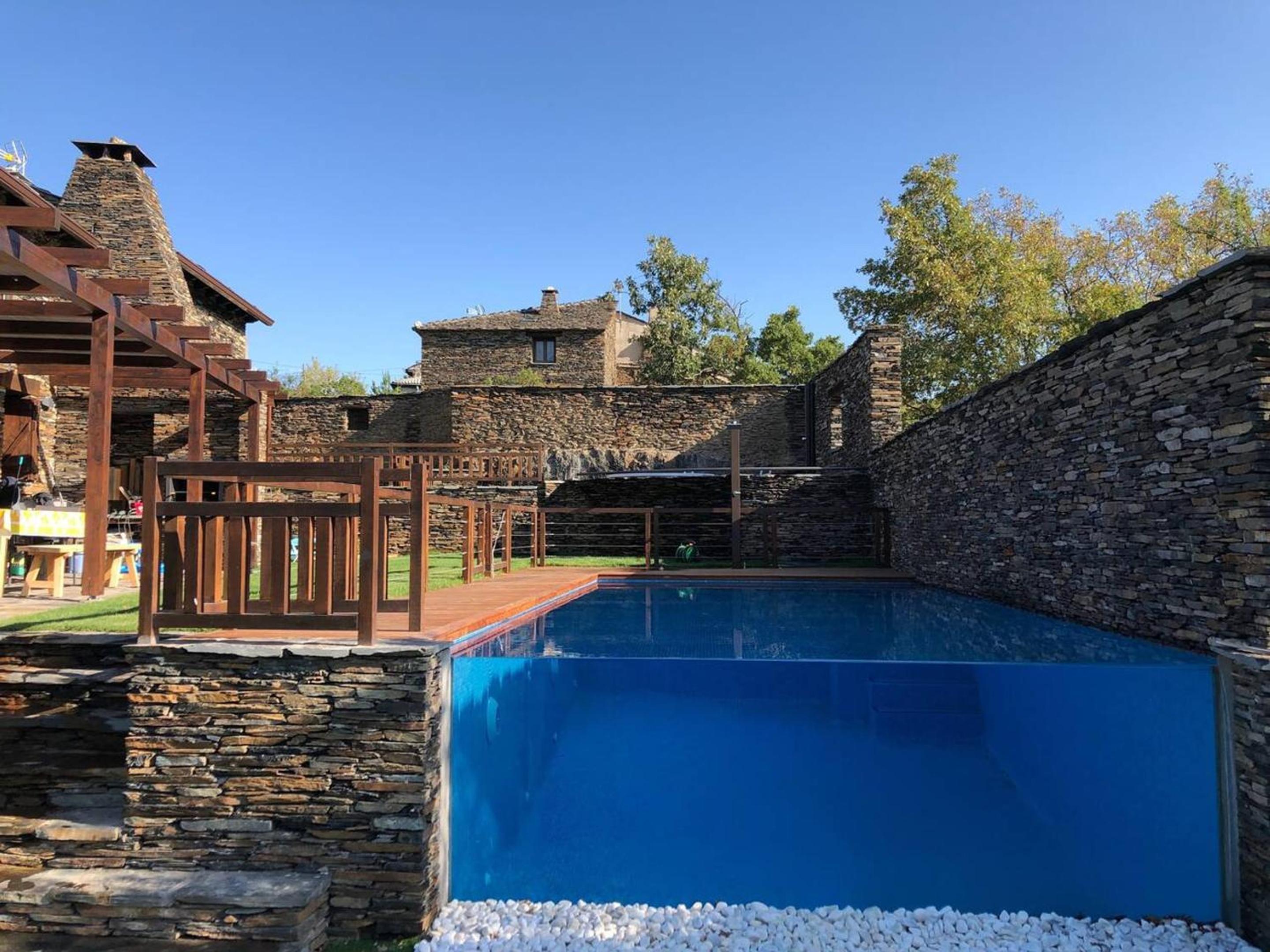 Spacious apartment in Majaelrayo with shared pool