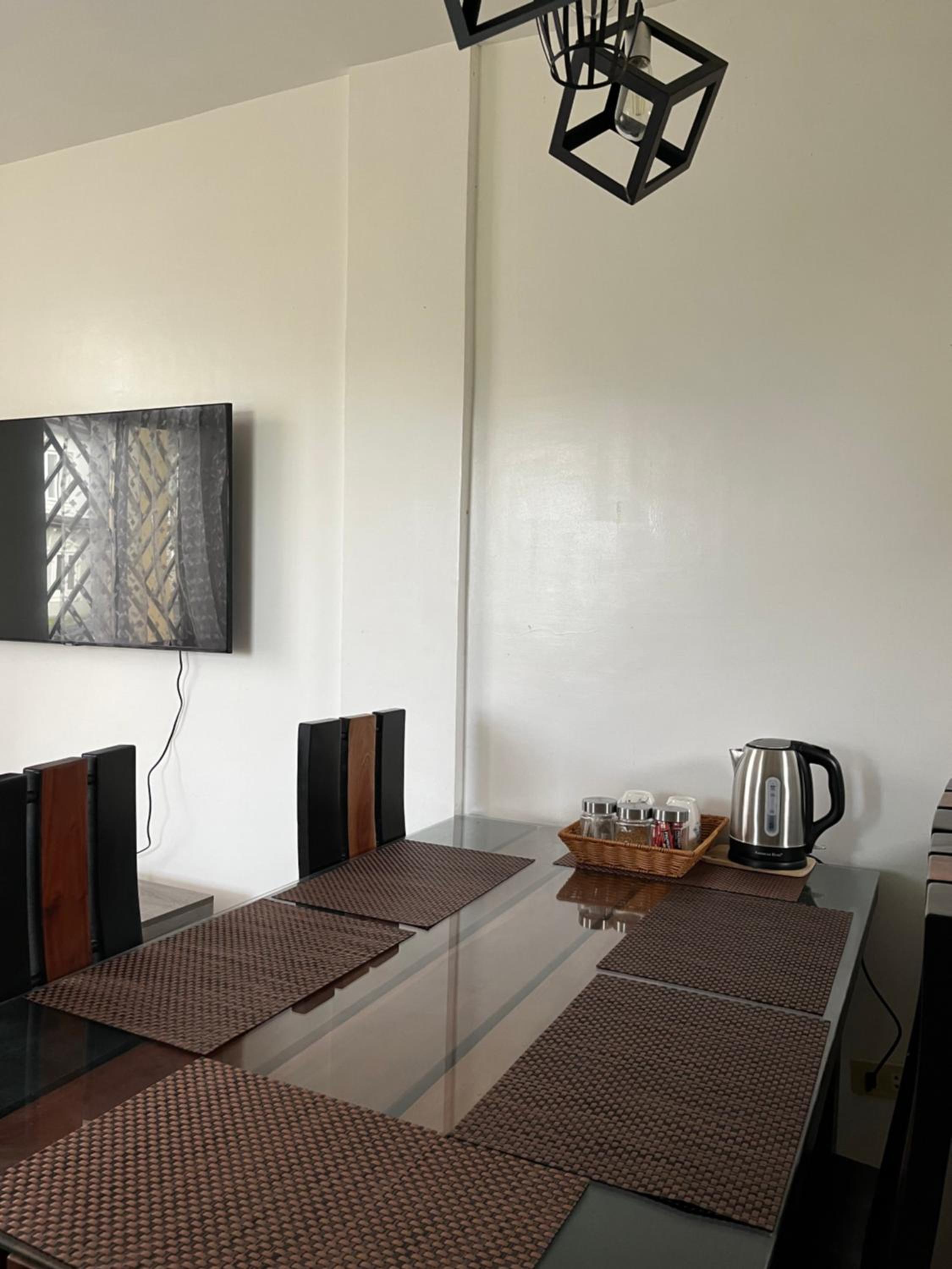 2-Bedroom Transient House or Apartment Near Tagaytay