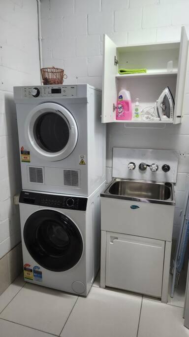 Spinnaker Waters - Entire 2 Bedroom Apartment at Sandstone Point
