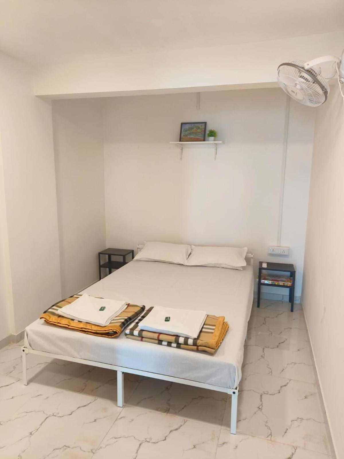 Dhayra's Seascape Apt @Dapoli