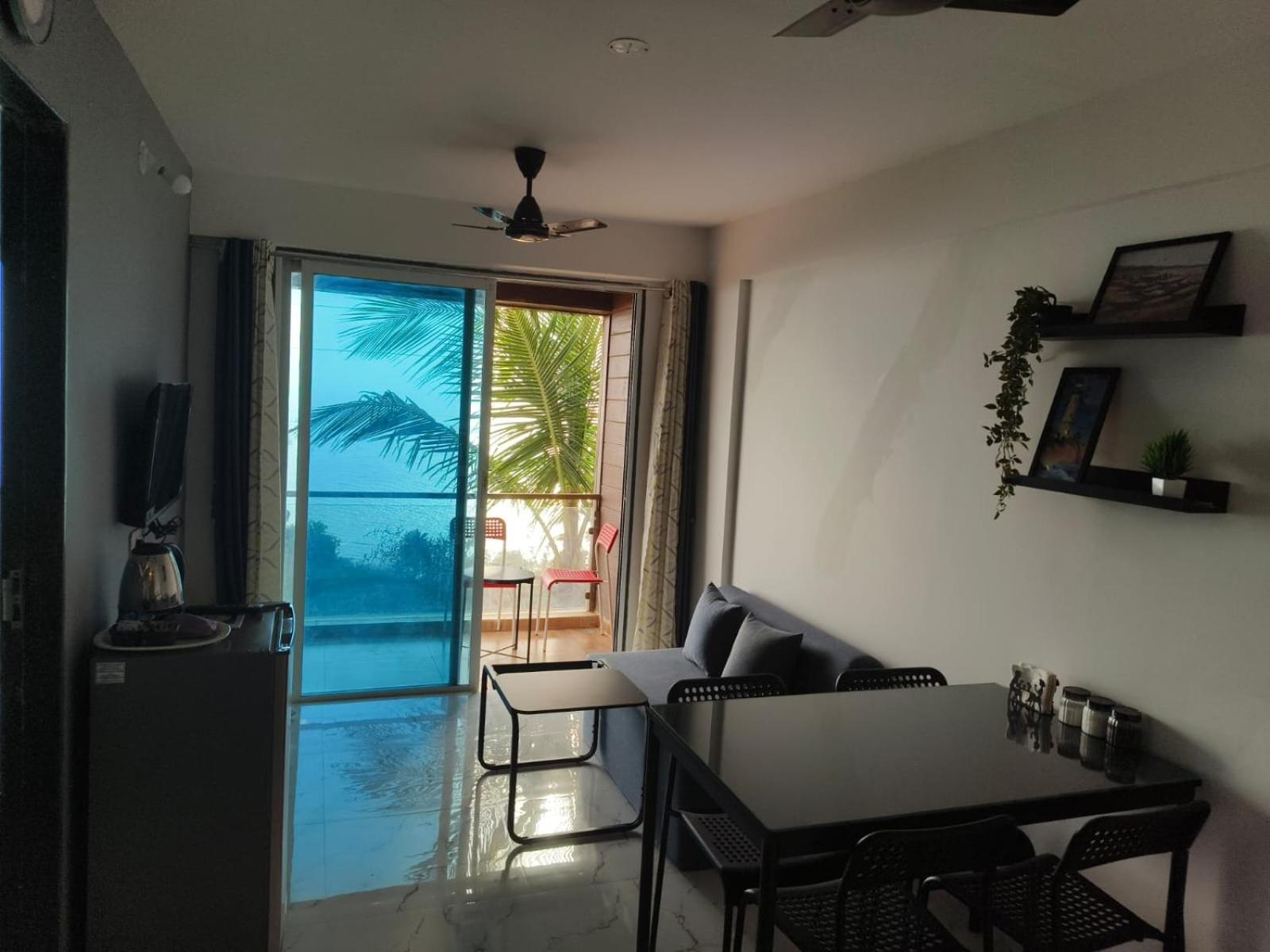 Dhayra's Seascape Apt @Dapoli