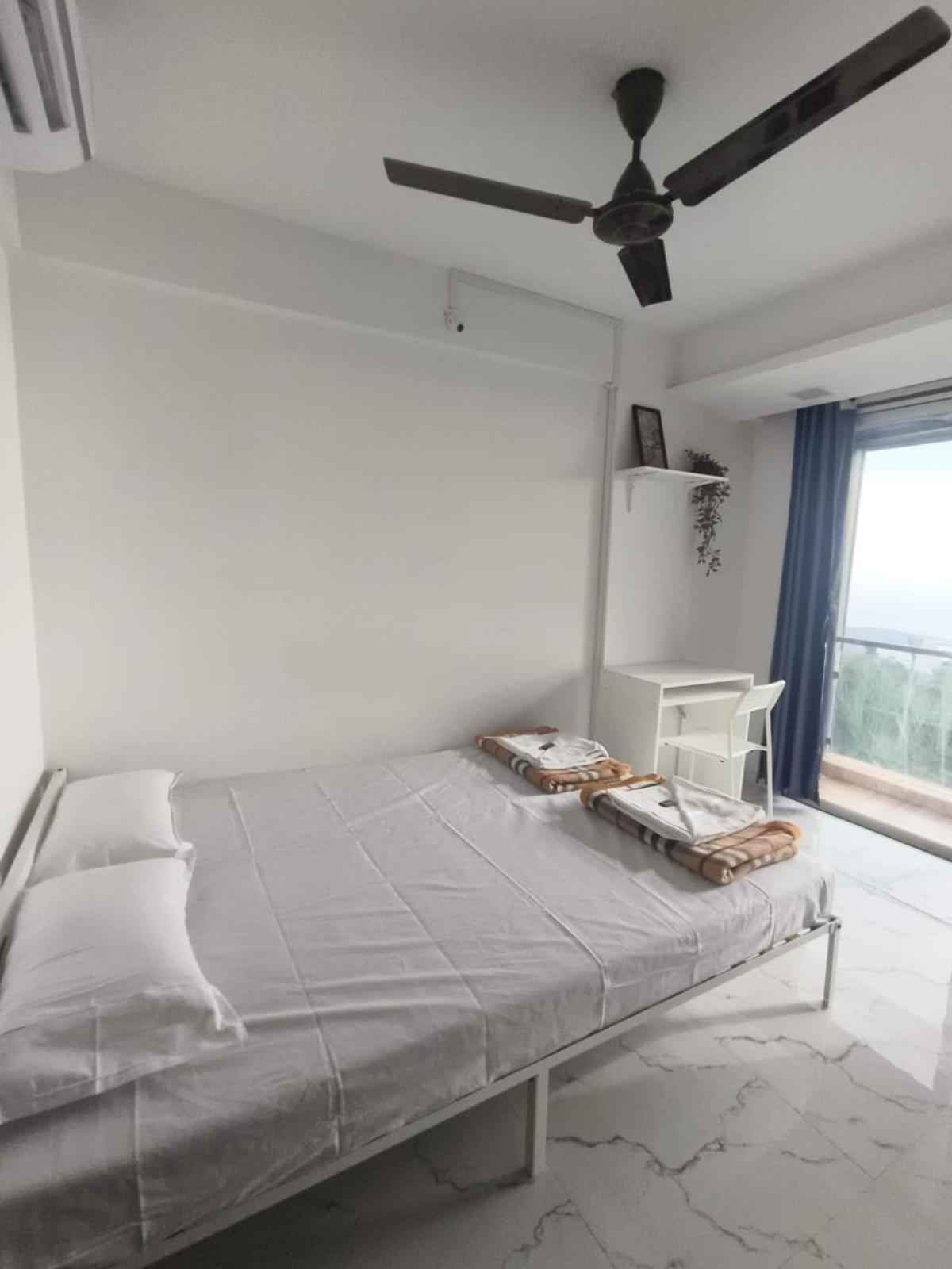 Dhayra's Seascape Apt @Dapoli