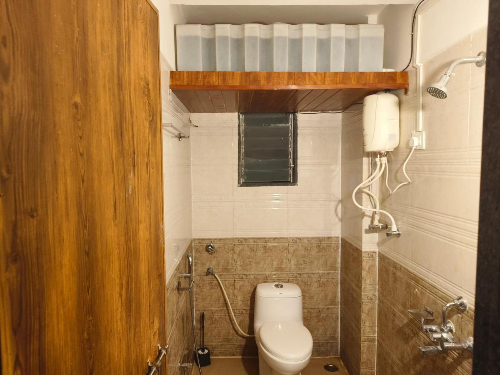 Dhayra's Seascape Apt @Dapoli, photo 12