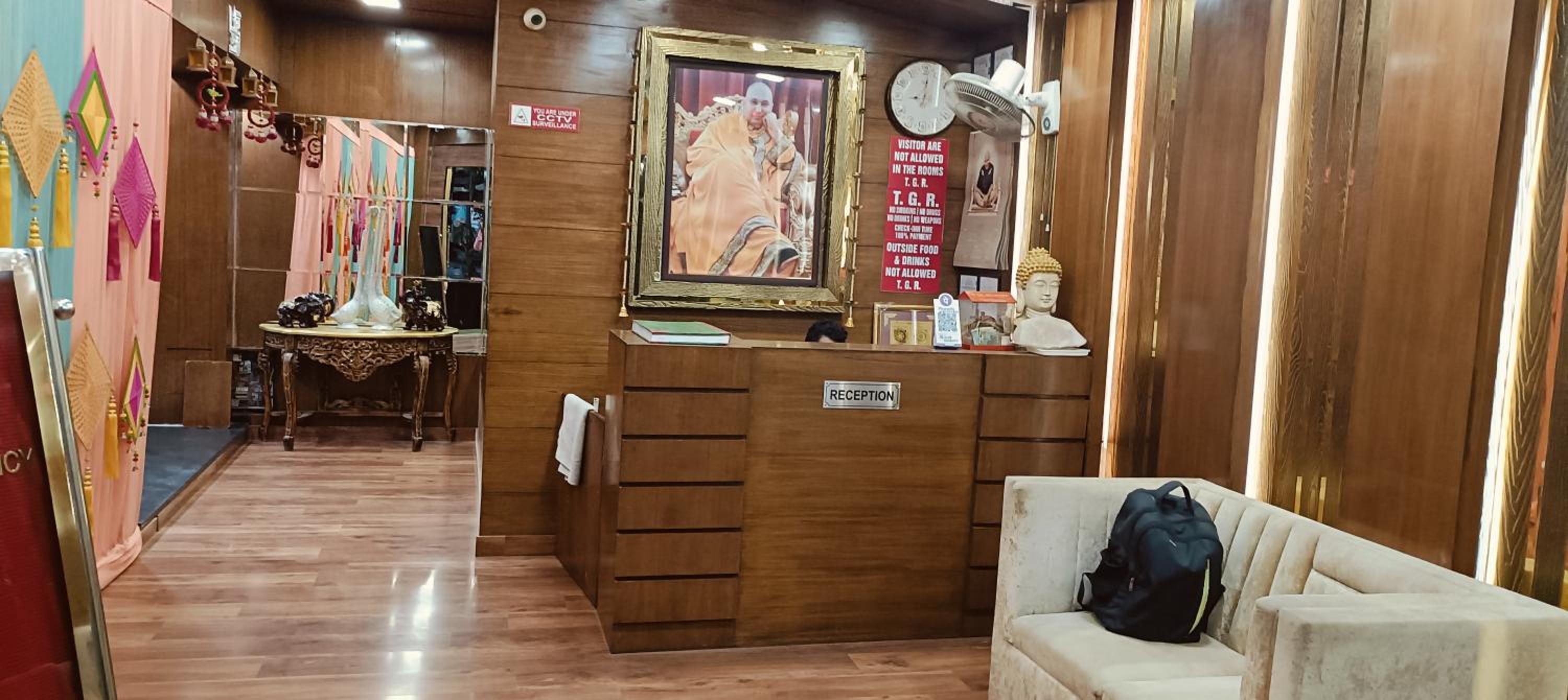 Lobby & Reception