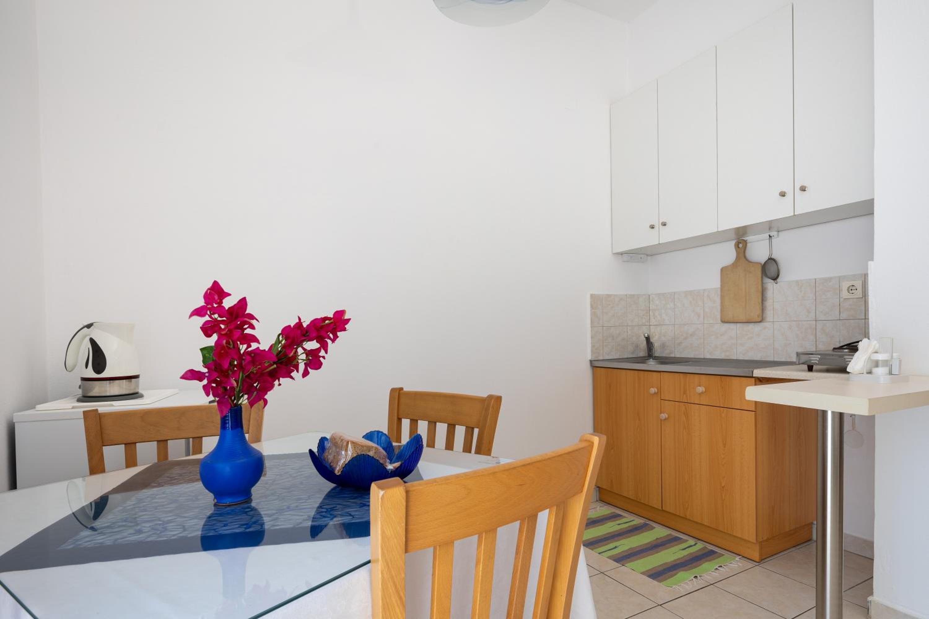 Alexis Apartments