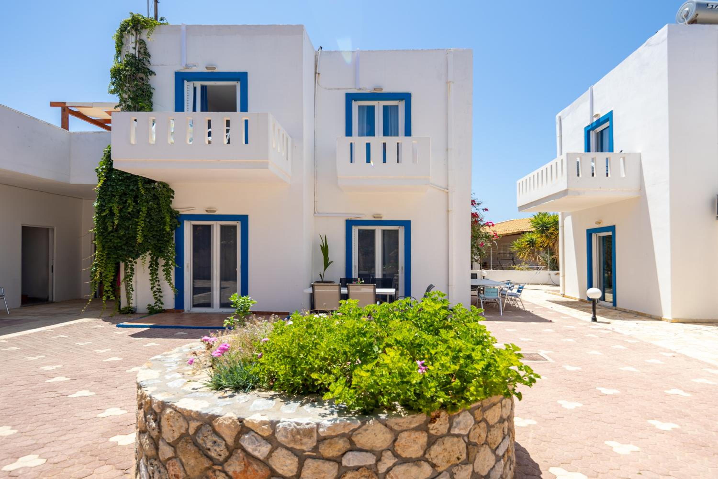 Alexis Apartments