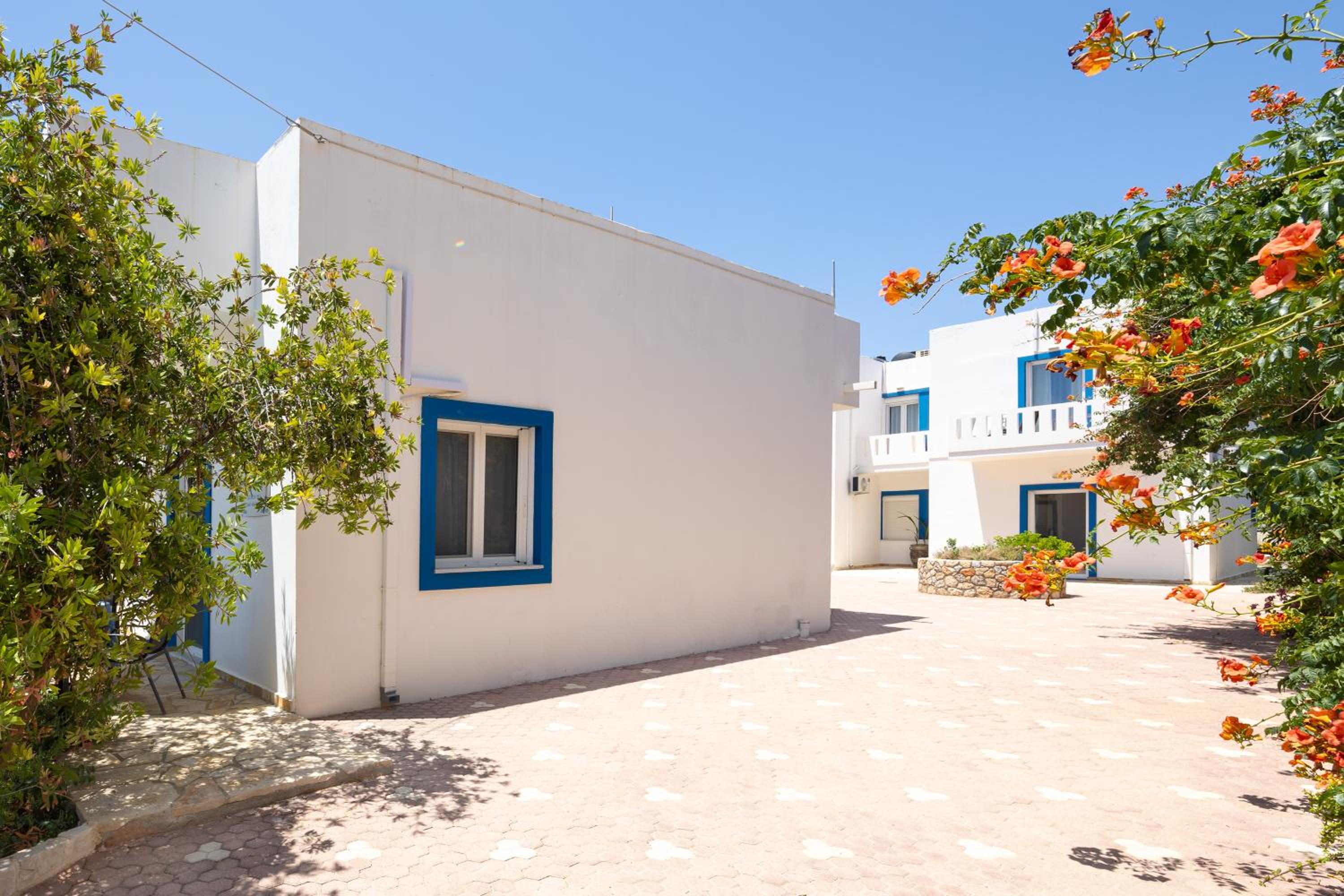 Alexis Apartments