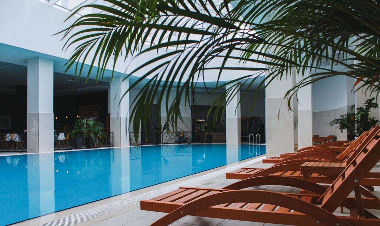 Luxury condos on 18th, 19th, 5th and 3rd floor, with pool, fitness, parking included view 4