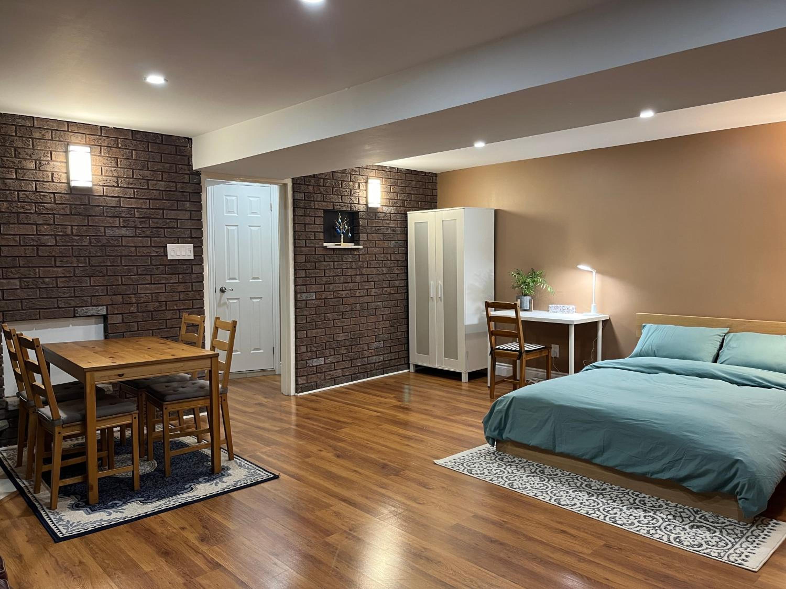 Entire Basement Apartment in Mississauga, Etobicoke