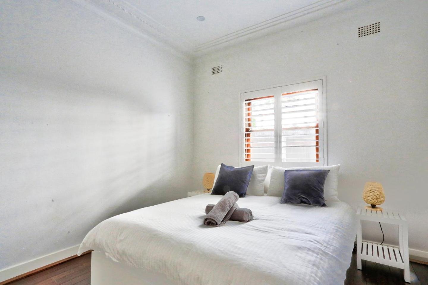 Sydney Vacations - Spacious 3 Bedroom on the edge of Downtown Herford St 2 E-Bikes Included - Property Image 9