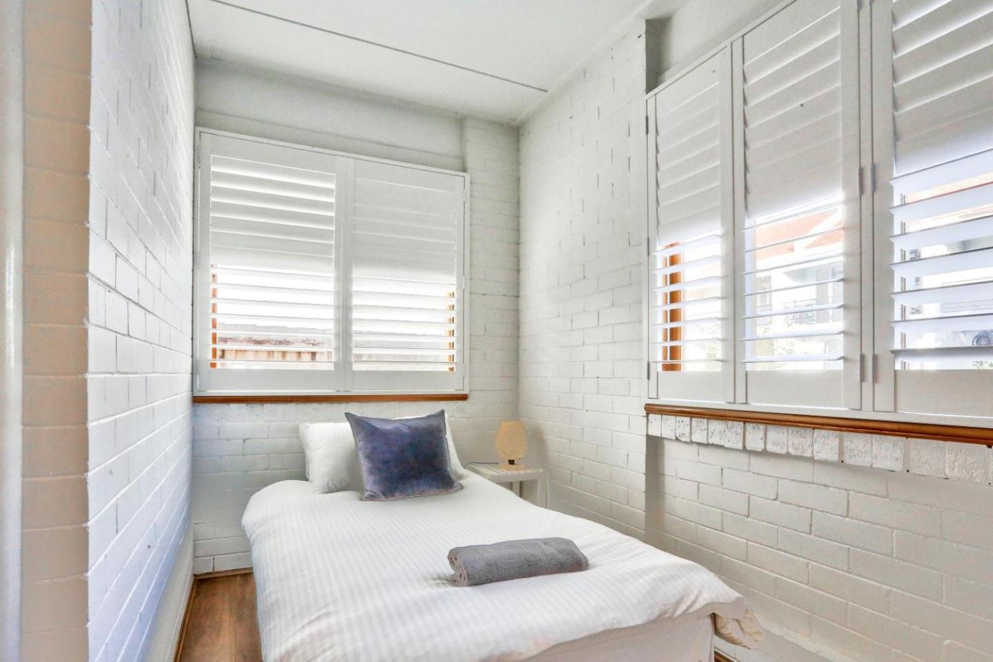 Sydney Vacations - Spacious 3 Bedroom on the edge of Downtown Herford St 2 E-Bikes Included - Property Image 10