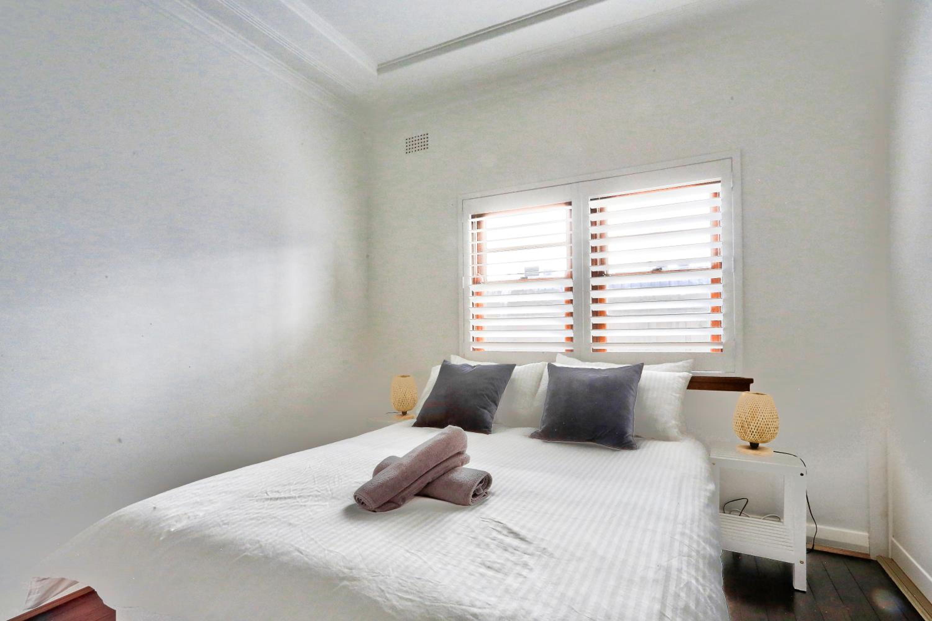Sydney Vacations - Spacious 3 Bedroom on the edge of Downtown Herford St 2 E-Bikes Included - Property Image 6