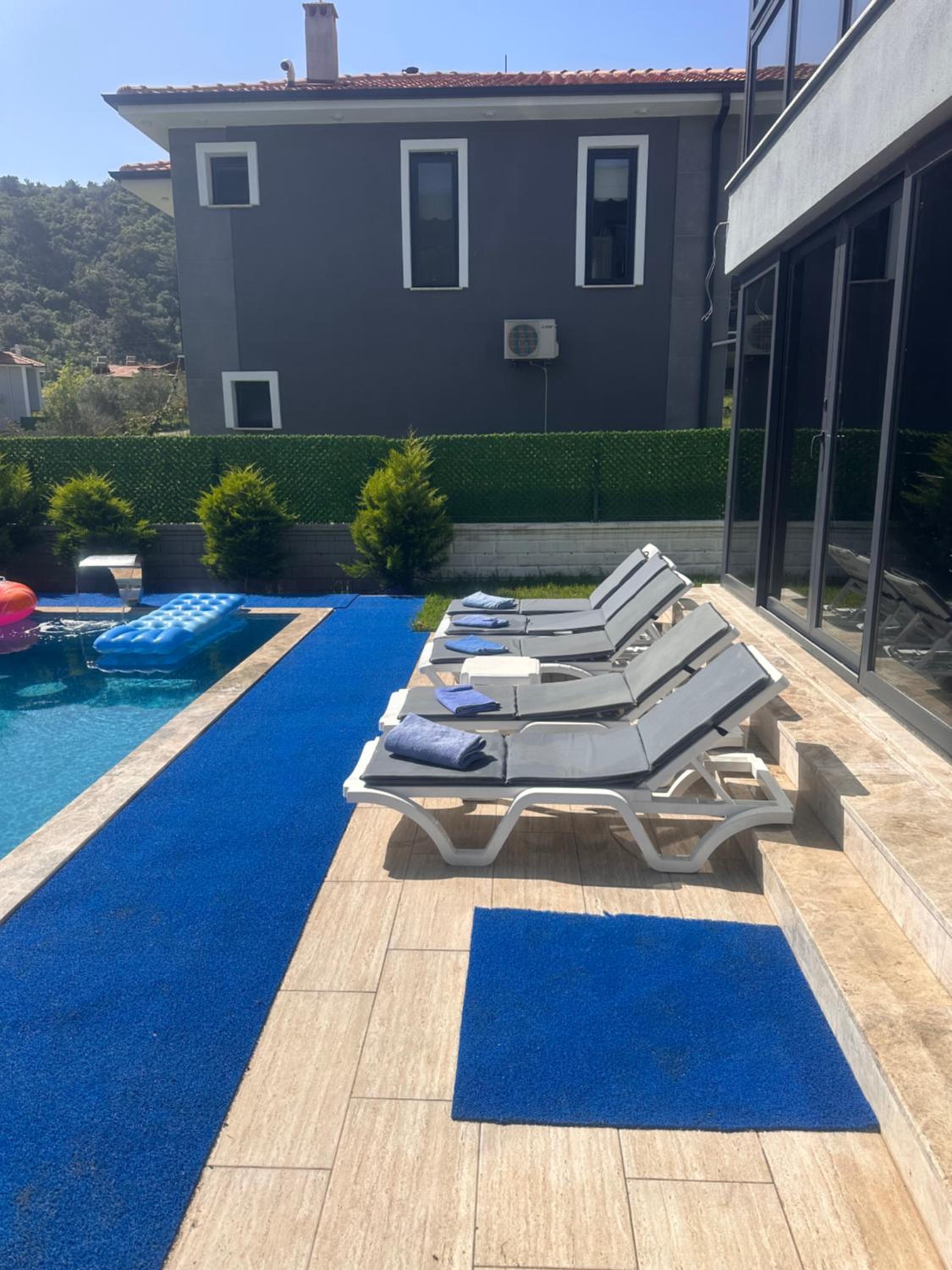 Villa nightblue