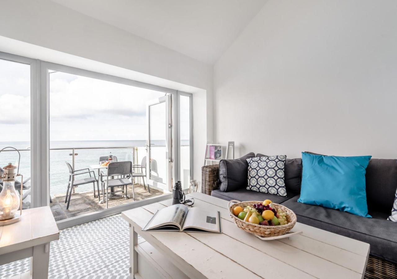 3 Bed in Porthleven oc-storm