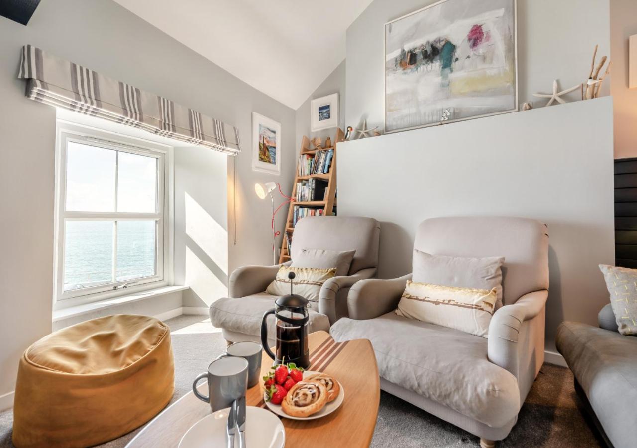 3 Bed in Porthleven oc-storm