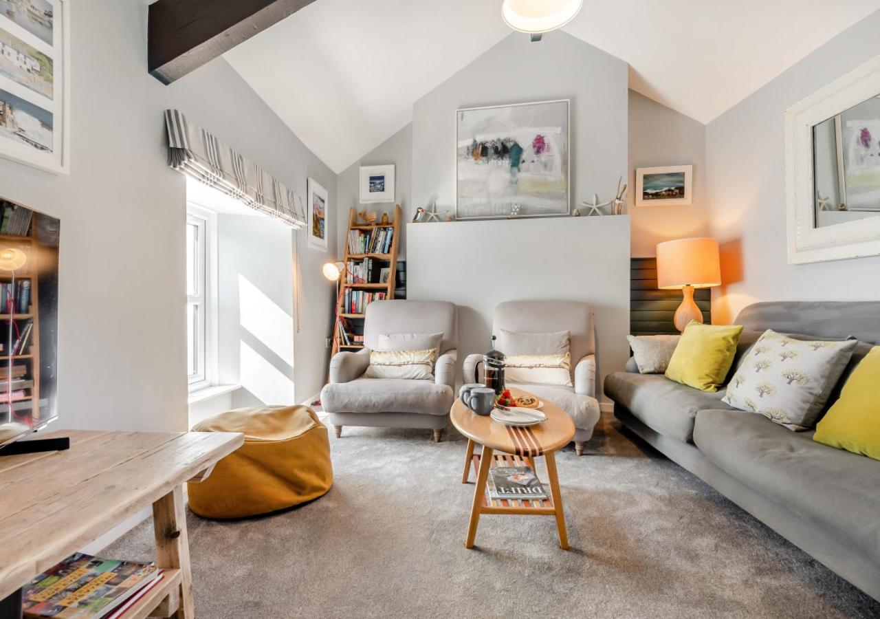 3 Bed in Porthleven oc-storm