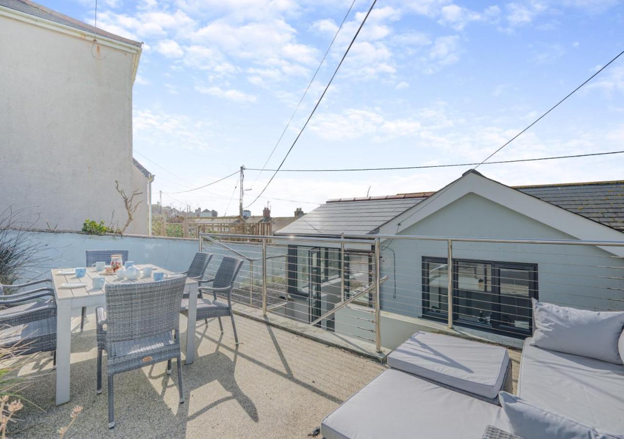 3 Bed in Porthleven oc-storm