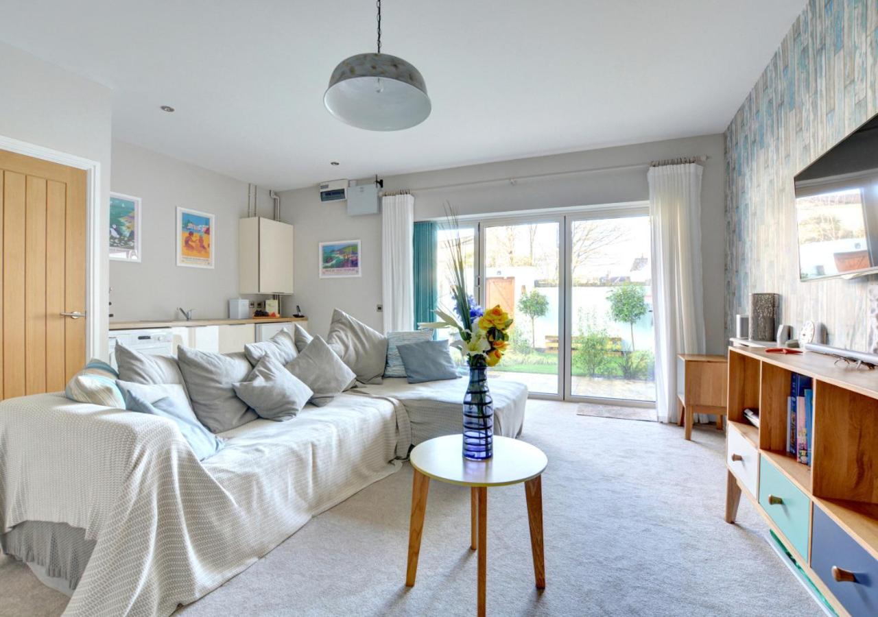 Ty Glas Apartment view 4