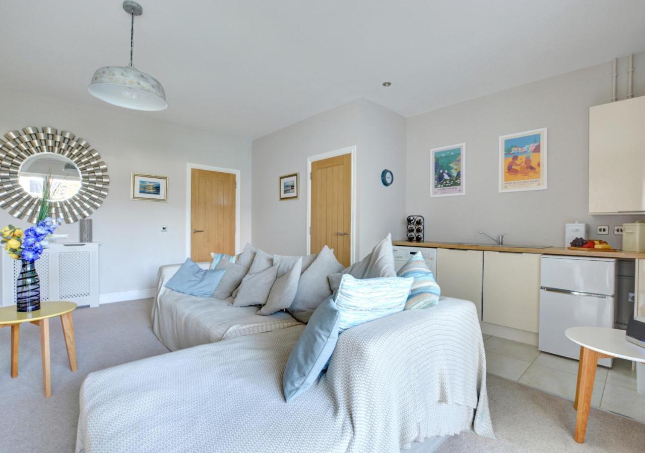 Ty Glas Apartment view 5